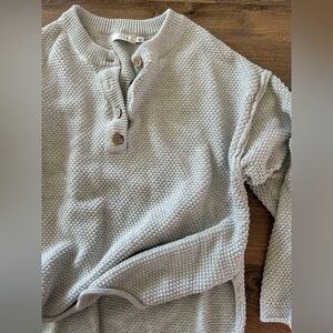 Women’s Button Up Sweater - M